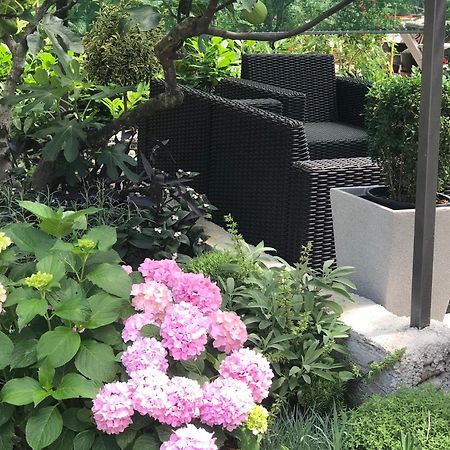 Holiday Home Orange Utjeha Luaran gambar