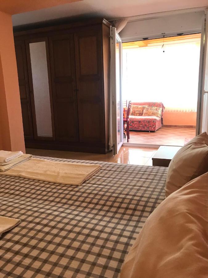 Holiday Home Orange Utjeha Luaran gambar