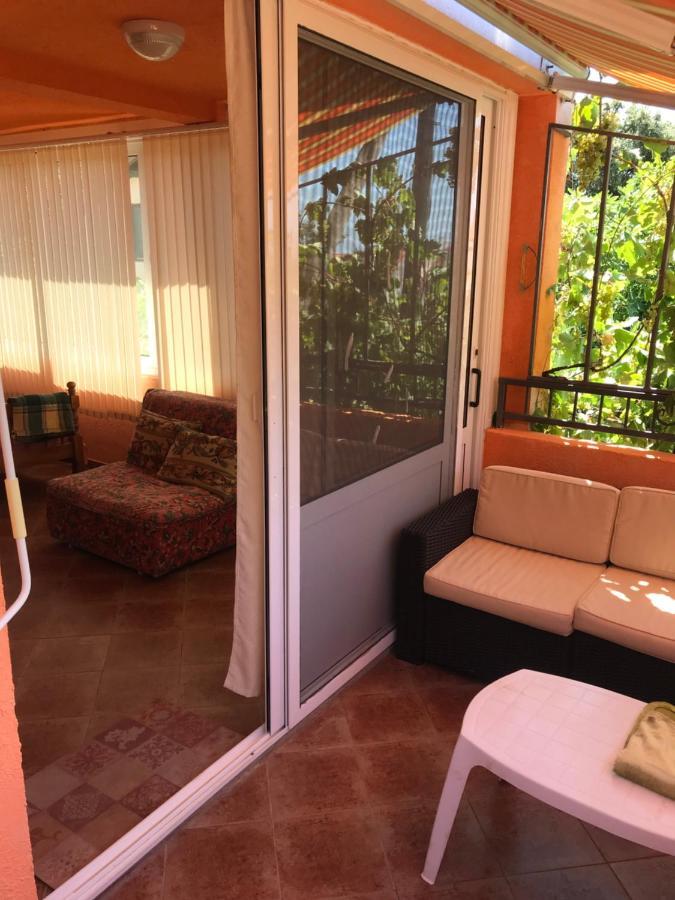 Holiday Home Orange Utjeha Luaran gambar