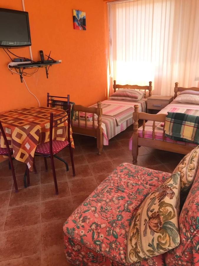 Holiday Home Orange Utjeha Luaran gambar