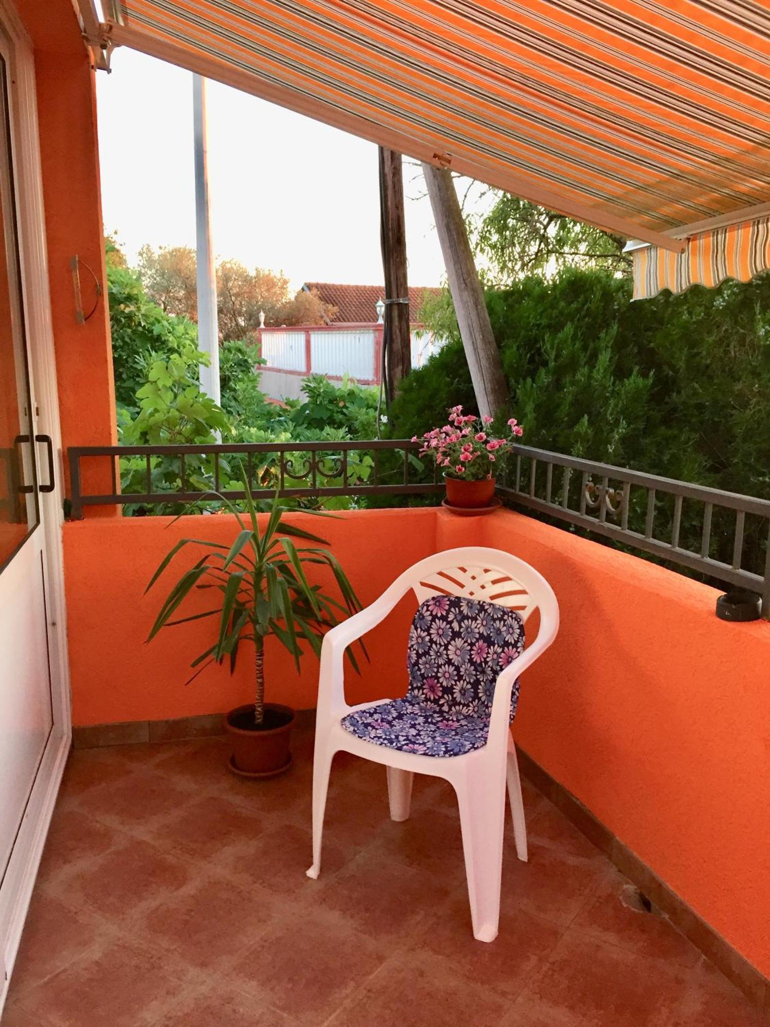 Holiday Home Orange Utjeha Luaran gambar