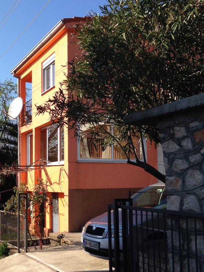 Holiday Home Orange Utjeha Luaran gambar