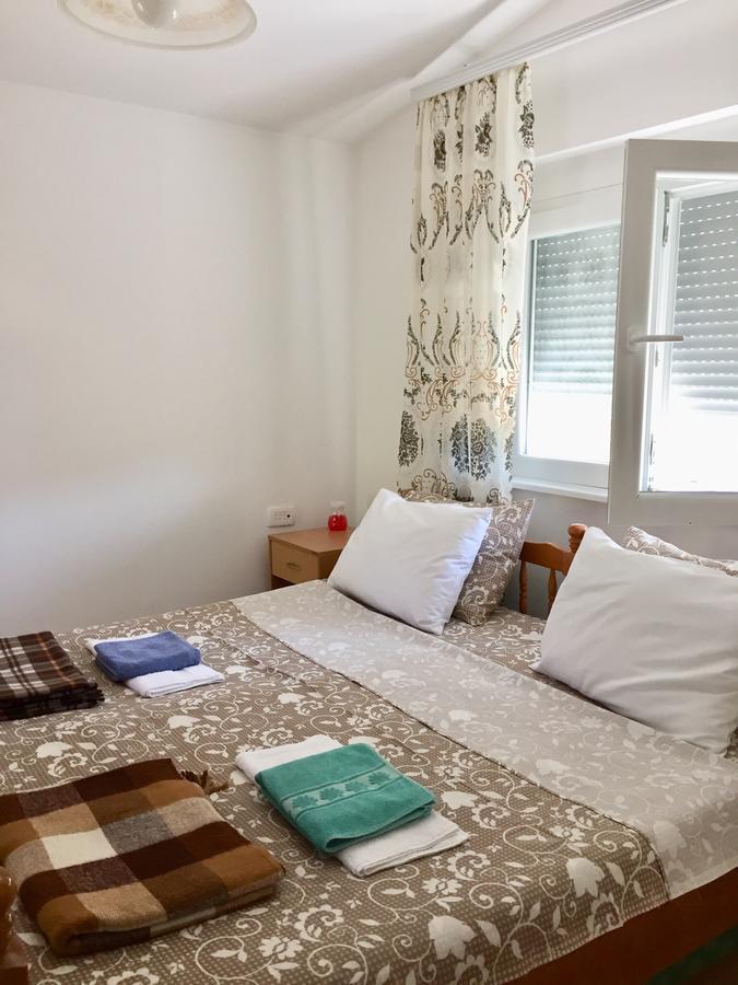 Holiday Home Orange Utjeha Luaran gambar