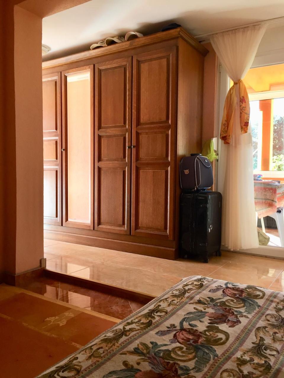 Holiday Home Orange Utjeha Luaran gambar