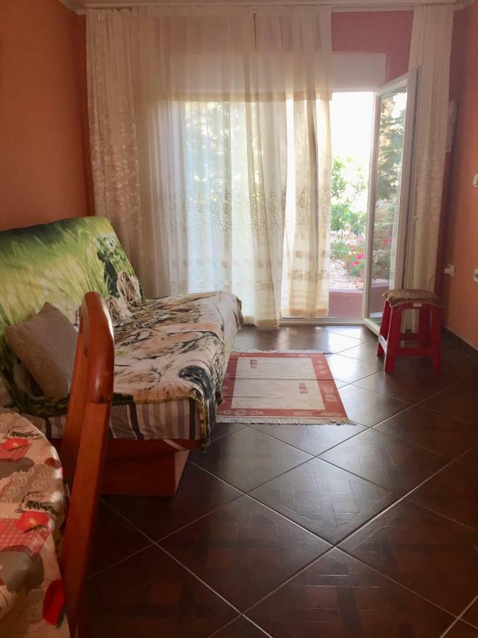 Holiday Home Orange Utjeha Luaran gambar